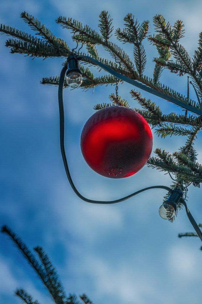 christmas ornament, ball, red-4707204.jpg